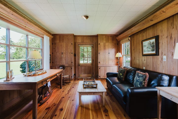 Counselor's Study | Writing Desk | Scenic View