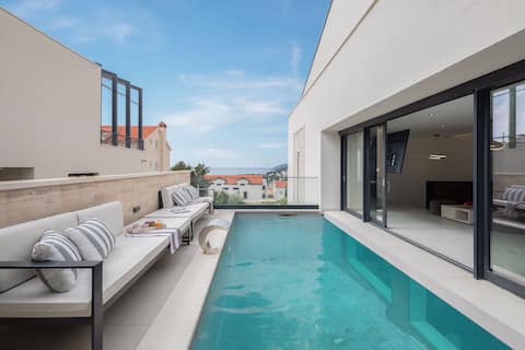 Villa white  royale - with swimming pool room