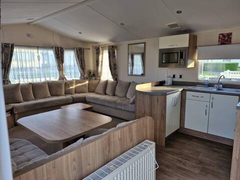 Kent coast haven
BE LUCKY