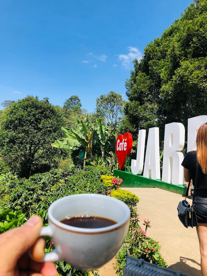 Habitación Con Balcón Privado | Coffee & Tours… - Jardín