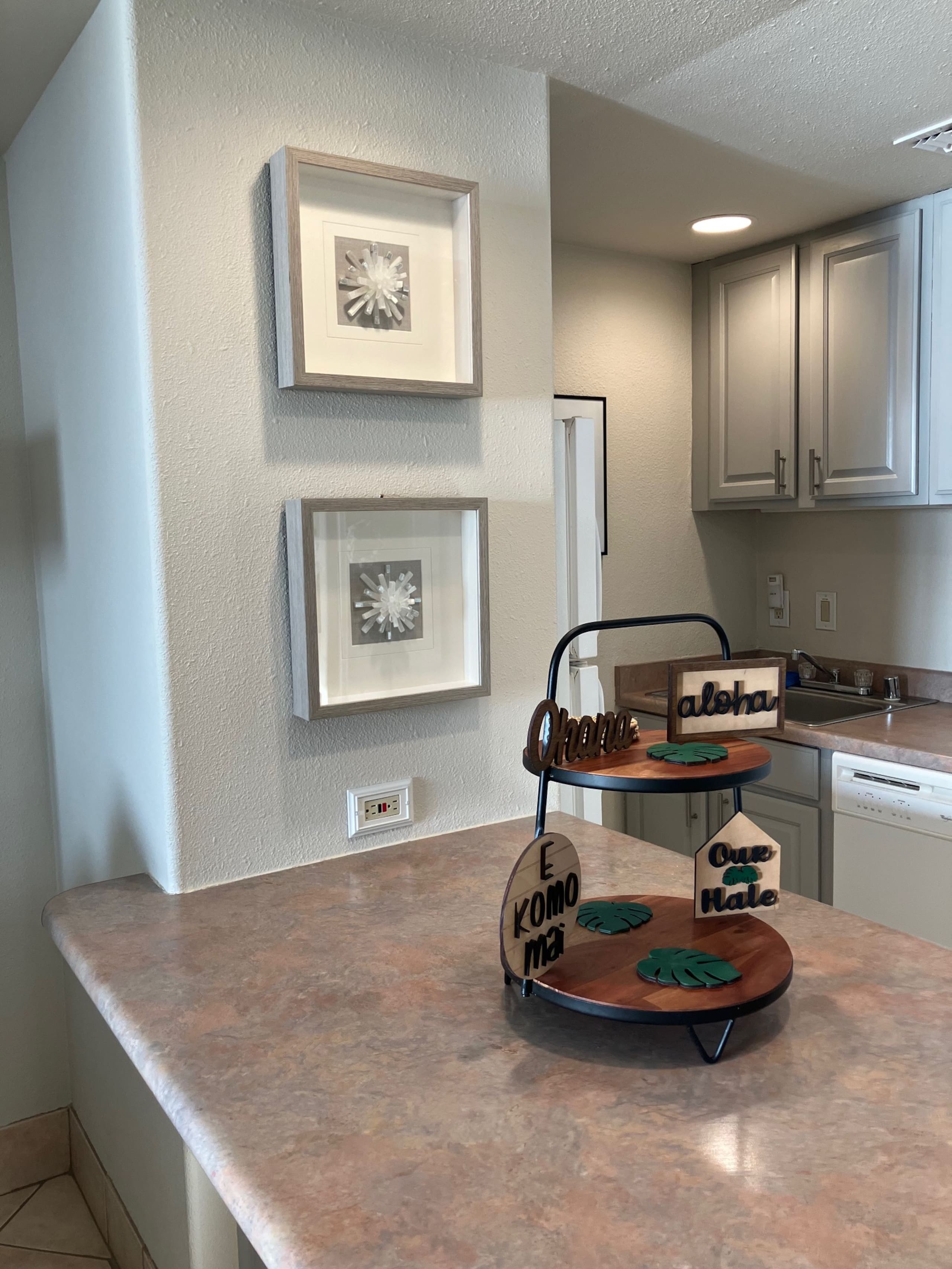 Condo in Lahaina · ★4.96 · Studio · 1 bath - Image 12