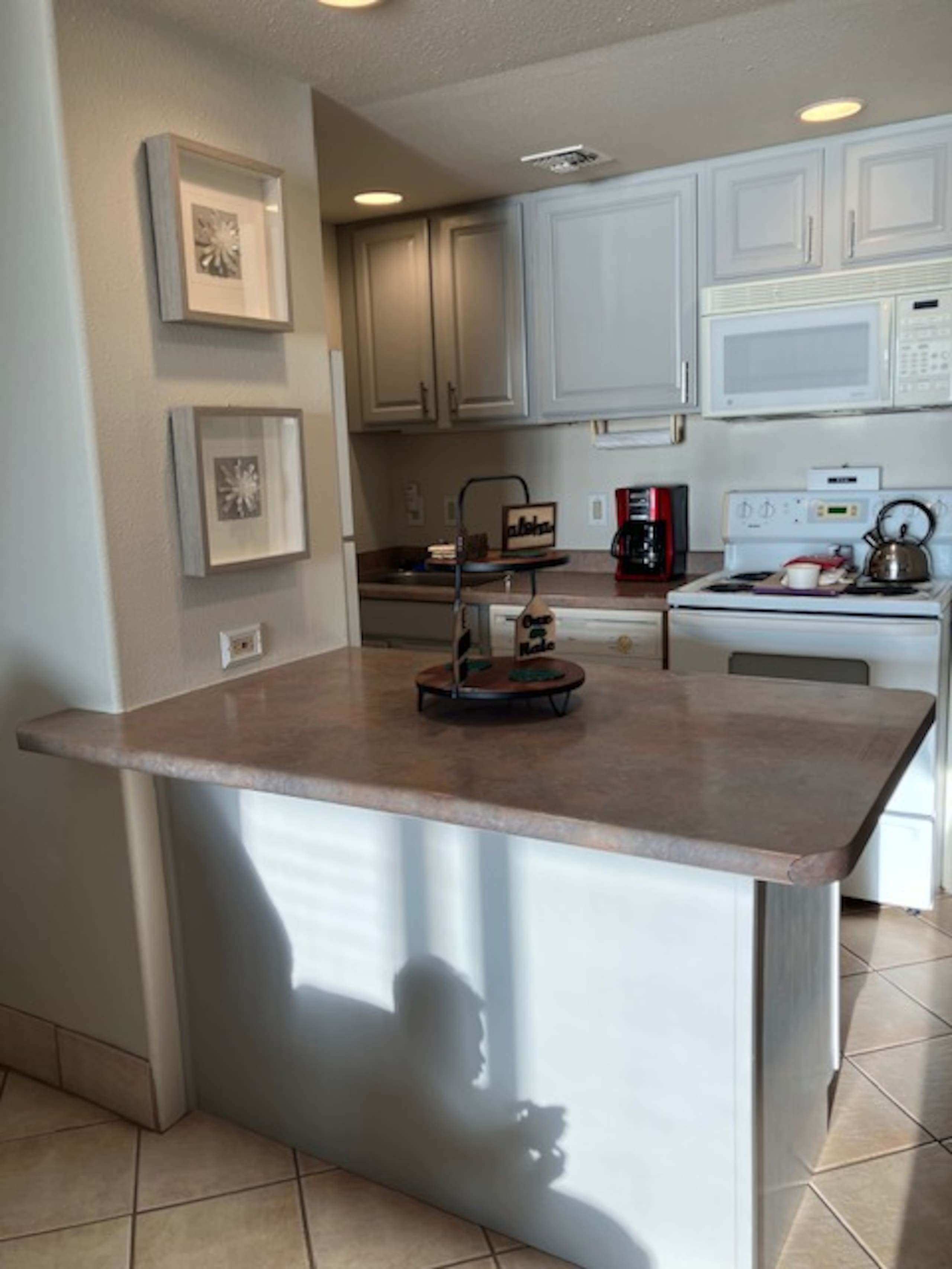 Condo in Lahaina · ★4.96 · Studio · 1 bath - Image 8