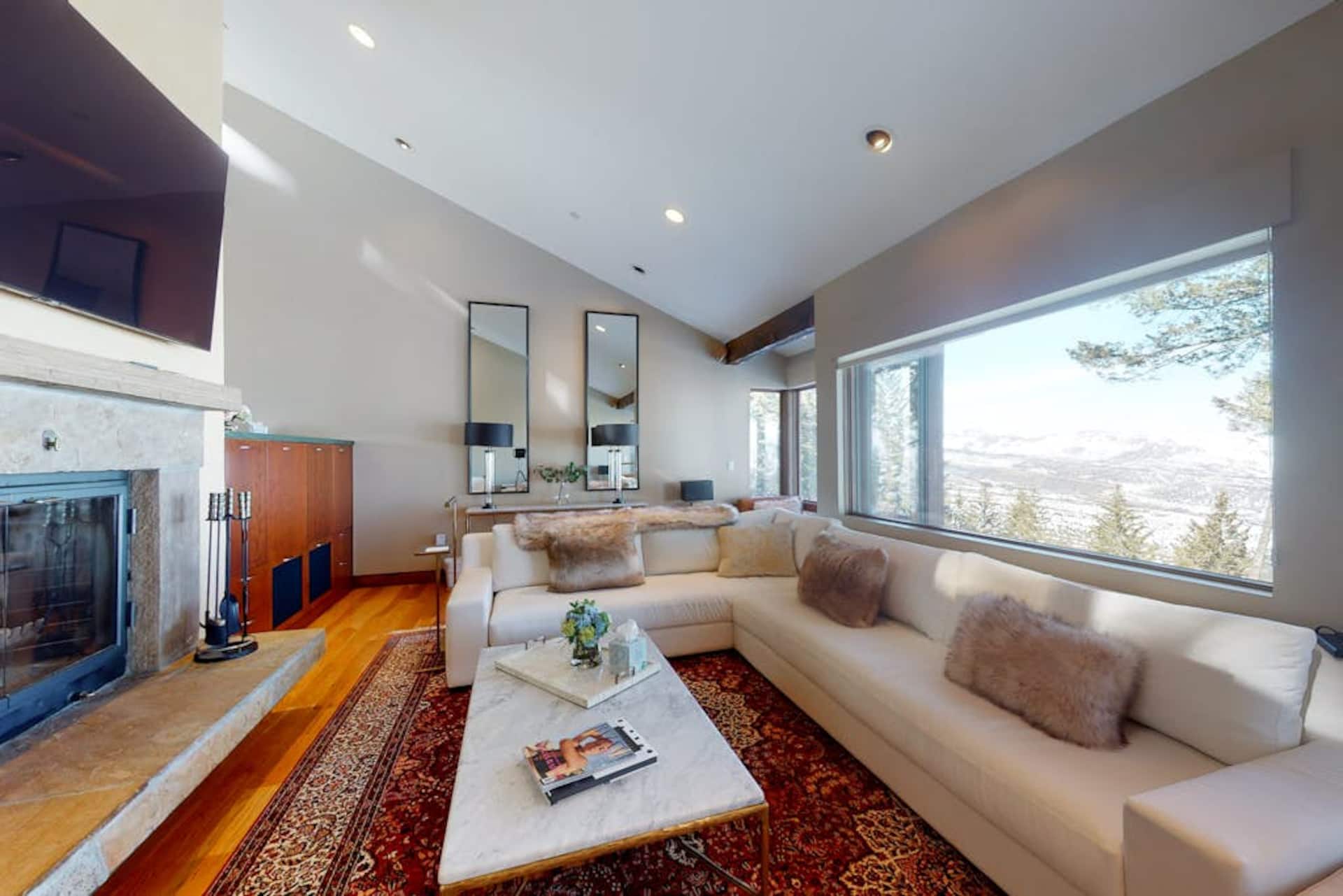 Luxury 4BR Mountainview | Chef's Kitchen| Hot Tub