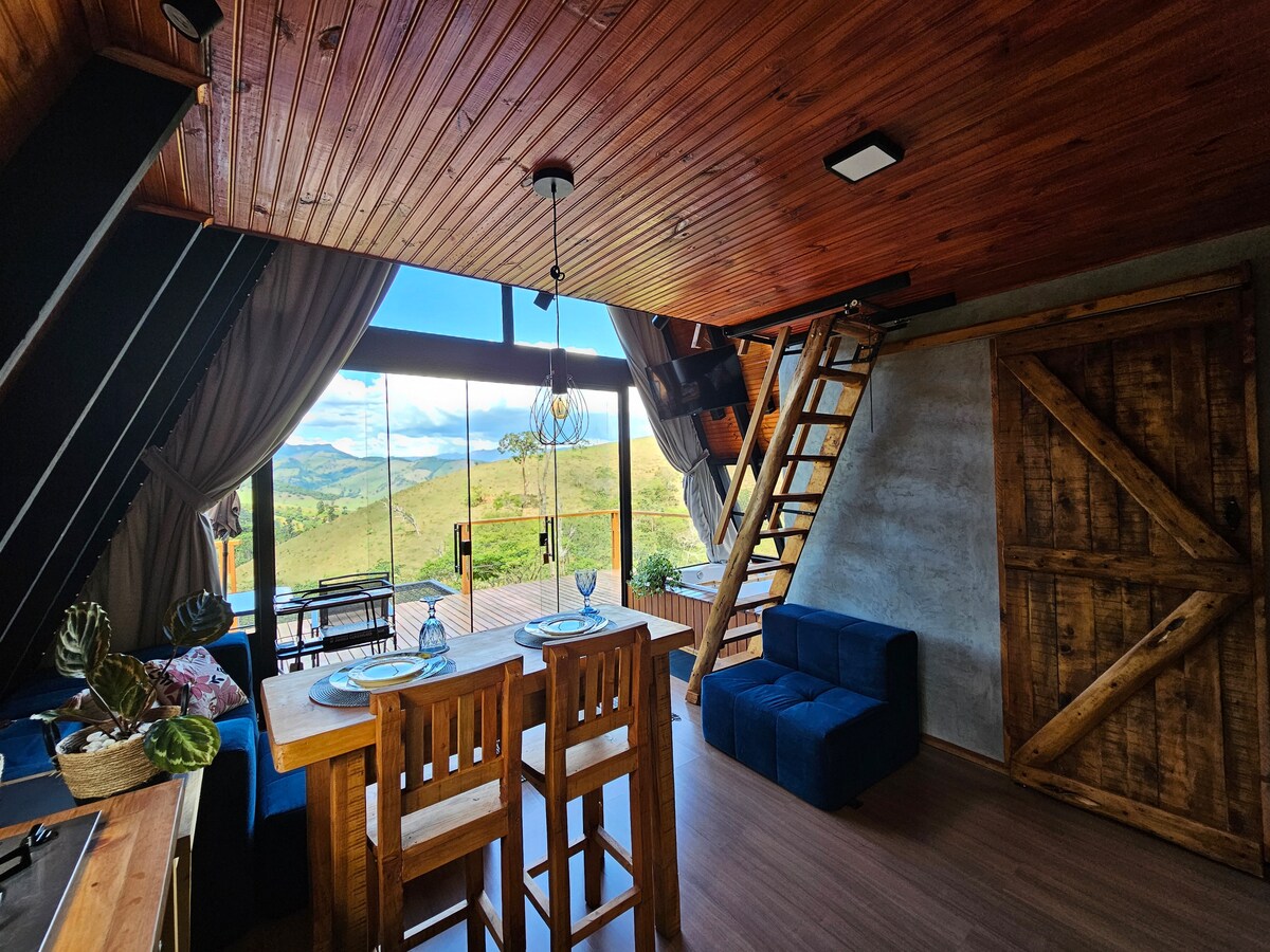 Successful Airbnb property: Kathmandu Baú Cabins - mountain and amazing view in Sapucaí Mirim