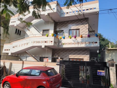 HappyHome: 2BR/2BA First floor with AC for family