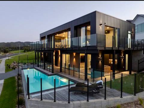 Infinity Villa Langs Beach. Pool, Beach & Luxury
