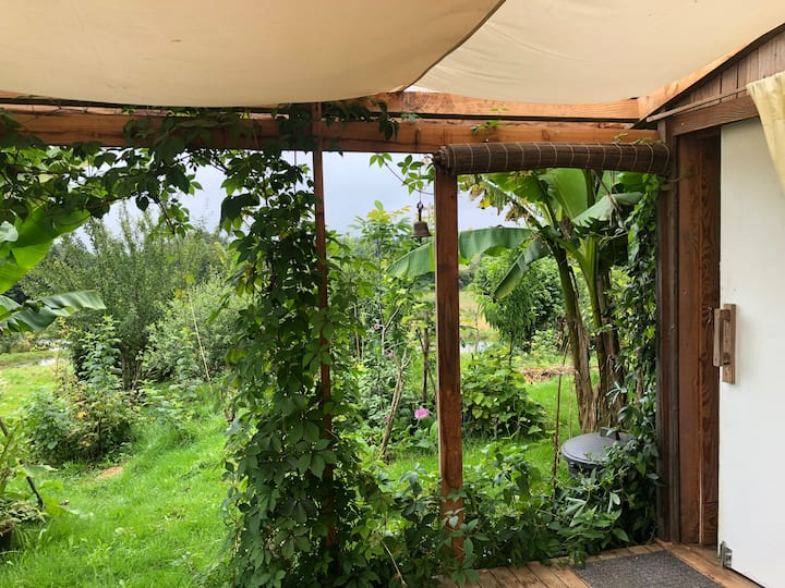 Jolie Cabane En Bois, Respect De L’environnement - Dordogne