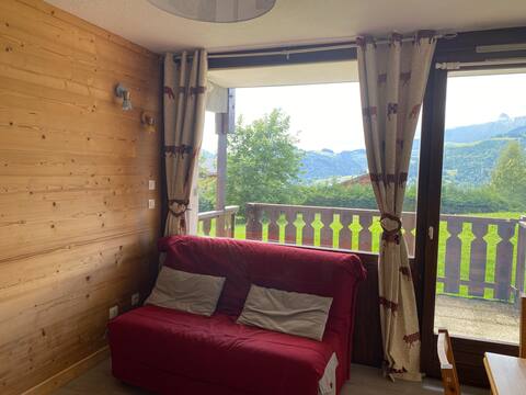 Top performing Airbnb: Le Cernix Apartment. Cohennoz. in Crest Voland