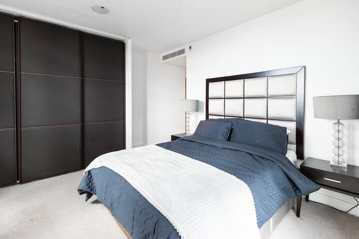 Stylish 2 bedroom flat with river view gallery image 4