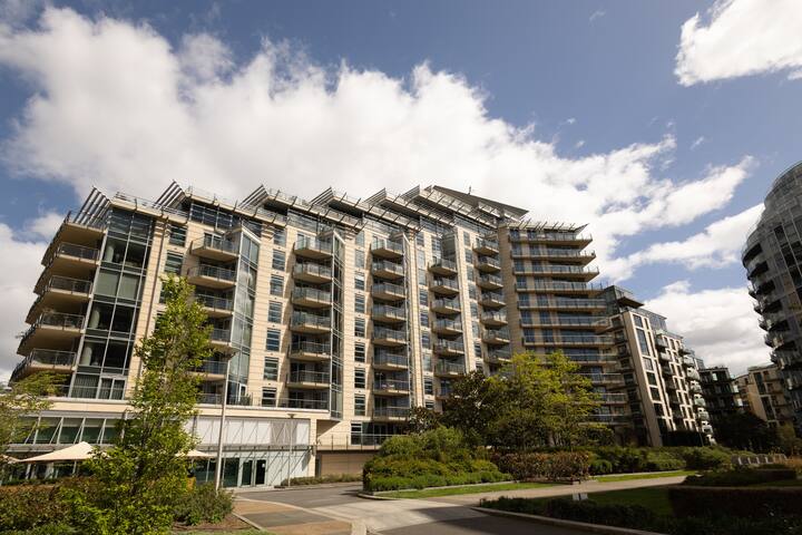 Stylish 2 bedroom flat with river view gallery image 3