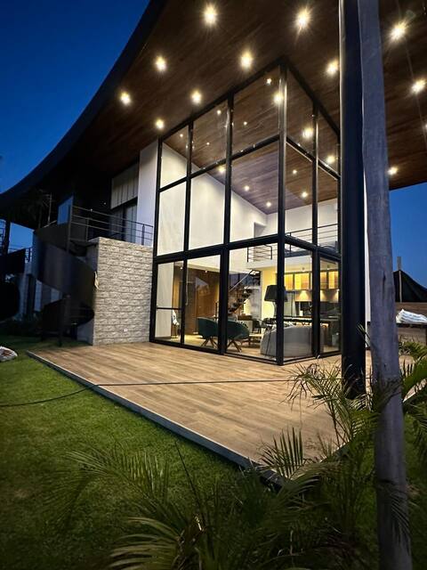 Modern house in Playa Turquesa