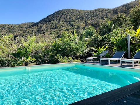 Pool & Ocean View in Les Saintes – Villa Bambou