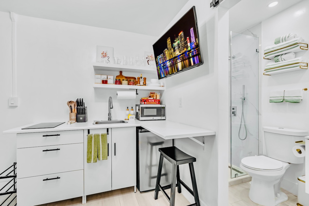 Top performing Airbnb: CasaMia Studio • Private • Near MIA & Wynwood in Santa Clara