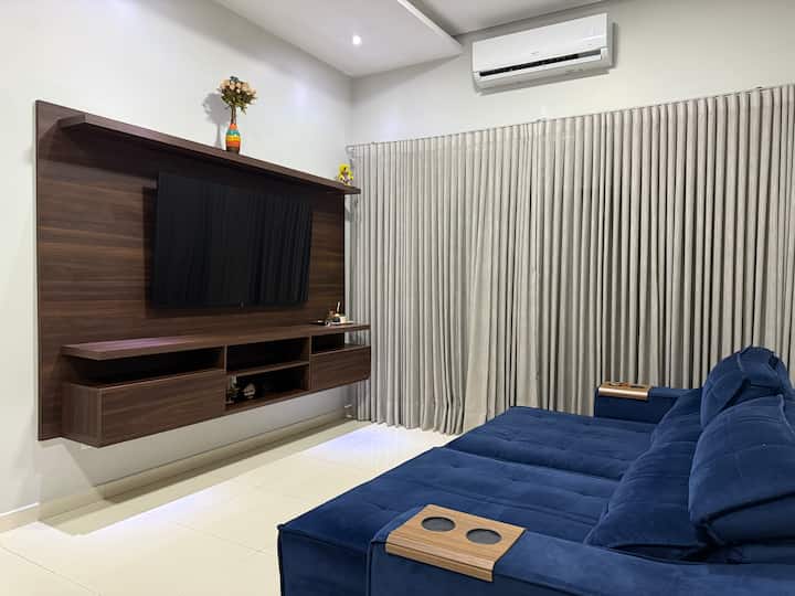 Air-conditioned house 10 minutes from the airport