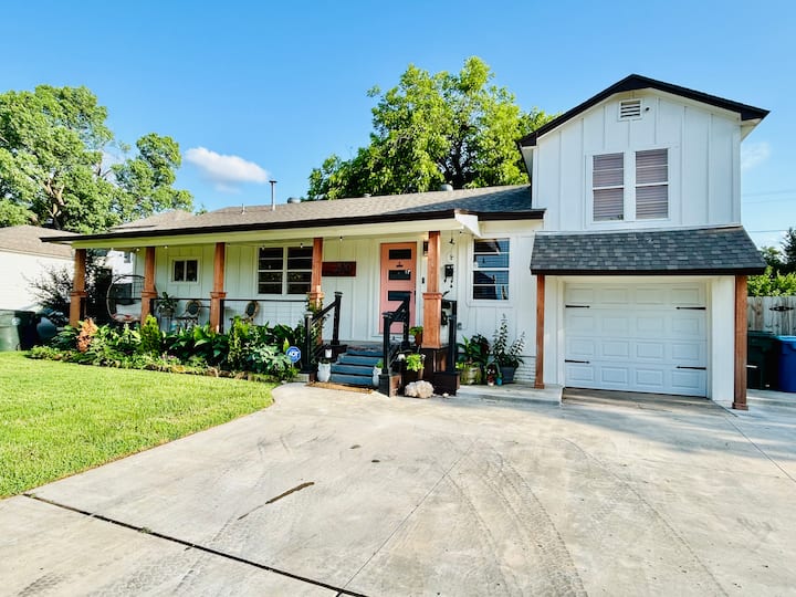 The Native Nest By Tinker - Houses for Rent in Midwest City