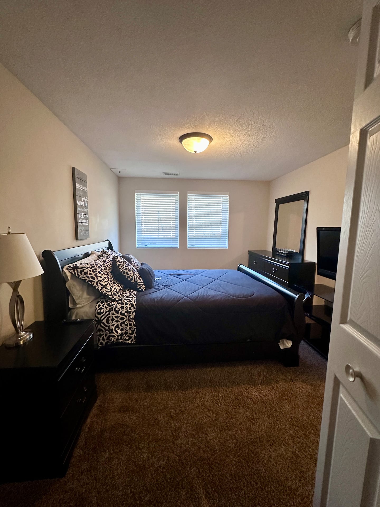 Tidy & Casual Private Suite