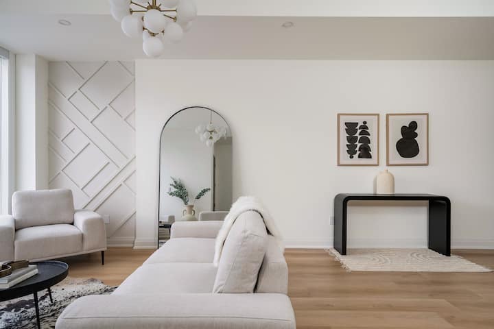 Book The Entire Rosewell Hotel - Collingwood