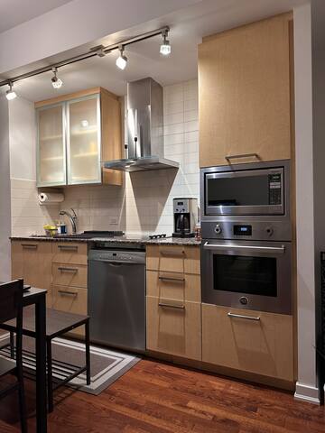 3 Bed Condo – Heart of Toronto gallery image 3