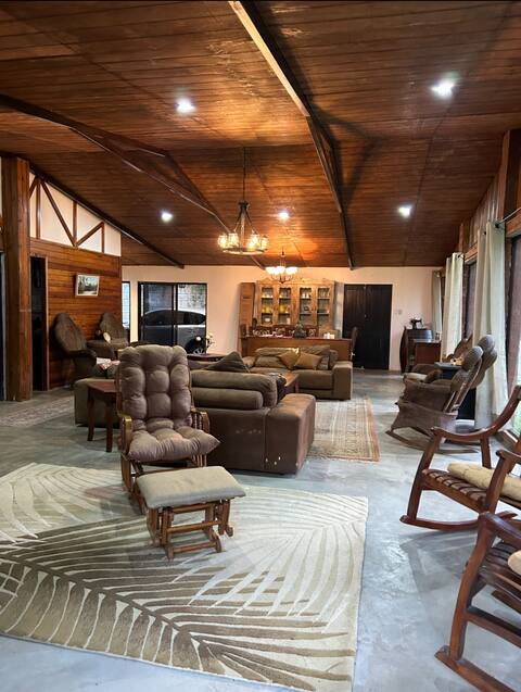 La Más Cabana