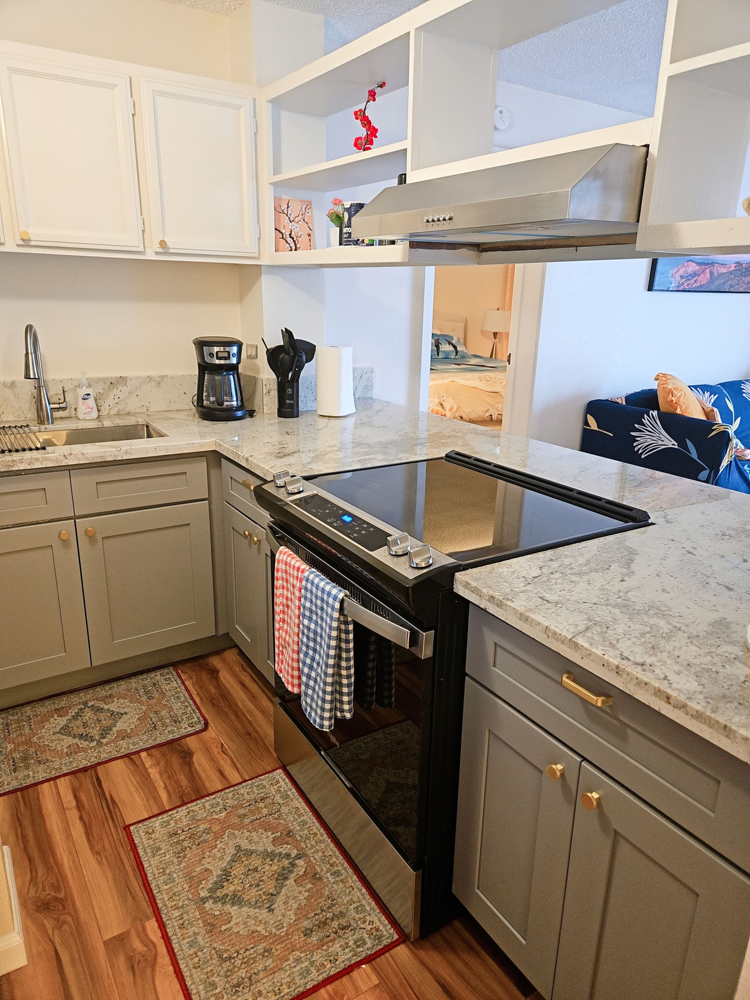 Newly Renovated Hilo Lagoon 2 BD Condo-A/C, Pool - Photo 12