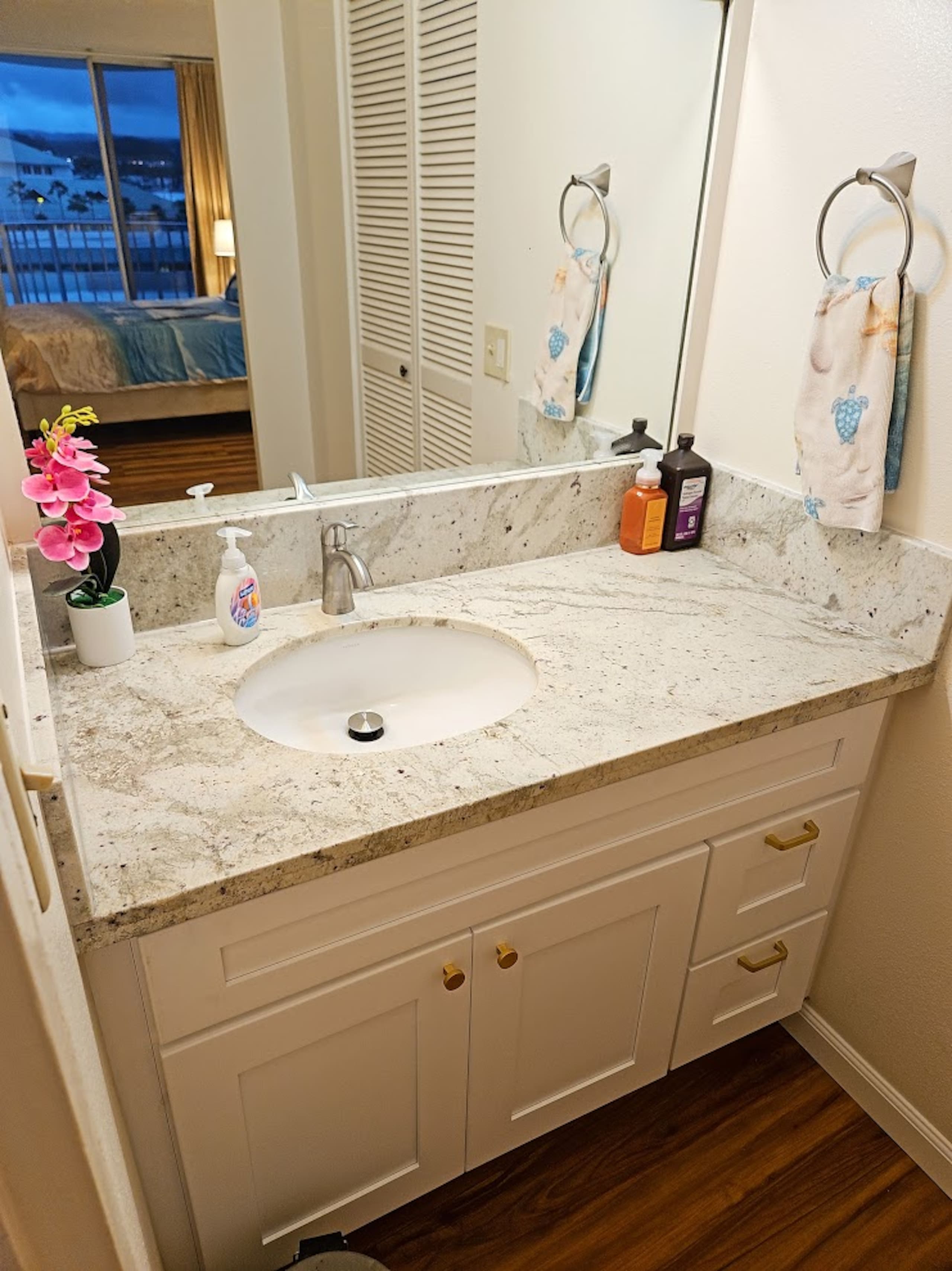 Newly Renovated Hilo Lagoon 2 BD Condo-A/C, Pool - Photo 23