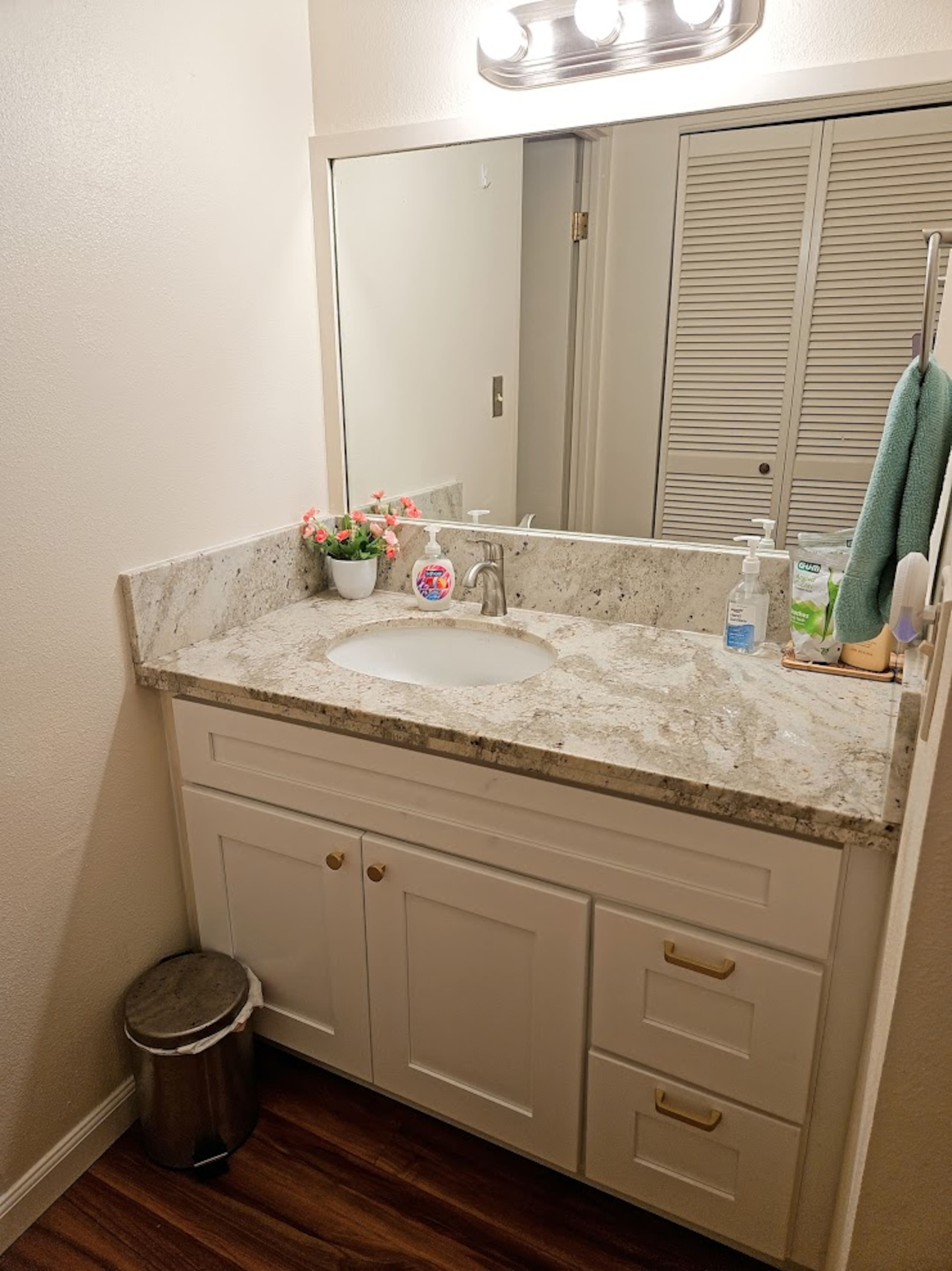 Newly Renovated Hilo Lagoon 2 BD Condo-A/C, Pool - Photo 26
