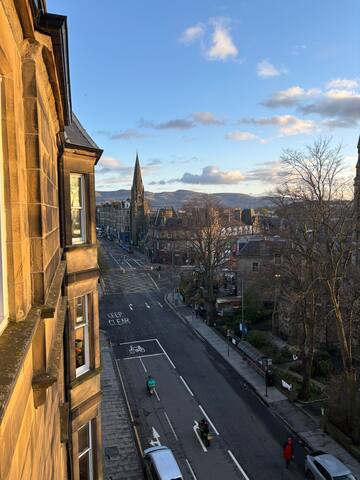3 Bedroom Flat in Bruntsfield – Stunning Views gallery image 5