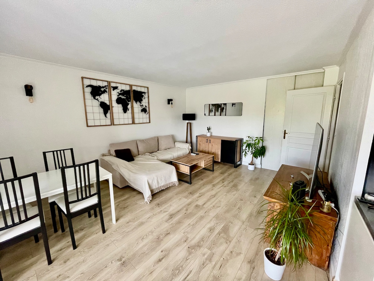 Airbnb performant: Cozy 2-room apartment in Fréjus with lake view à Fréjus