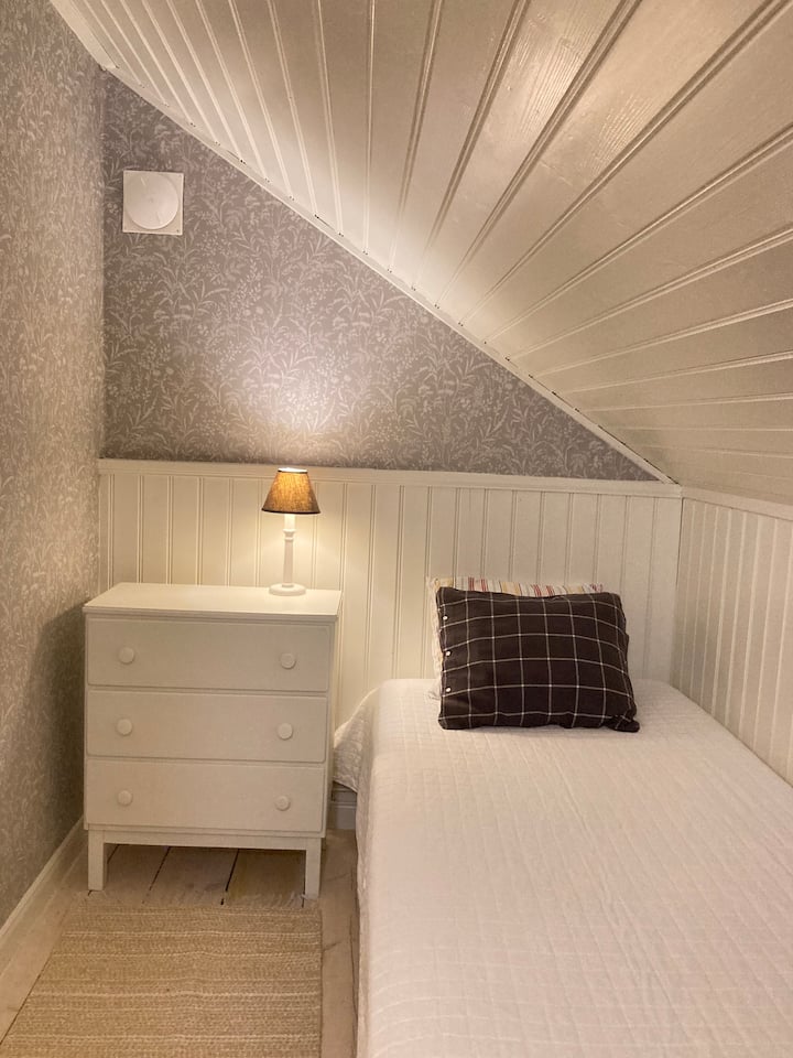 This bedroom is a private single room accessible through double bedroom no 2.