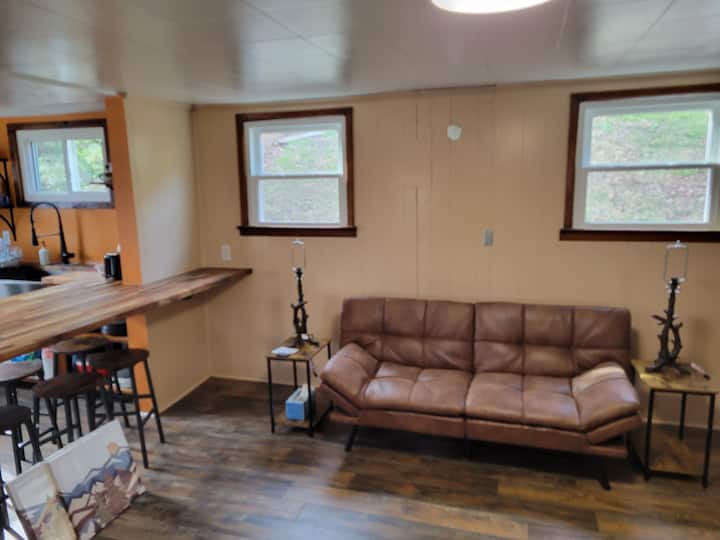Modern Rustic Riverfront Cottage - Everett, PA