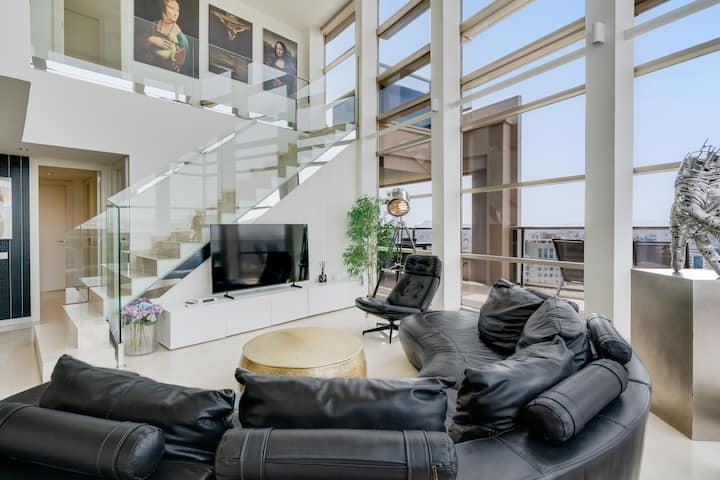 Penthouse Duplex with whole City and Sea Views!