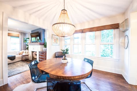 Cozy Craftsman Retreat