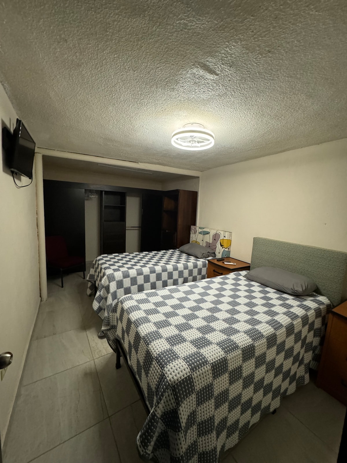 غرفة النوم 2