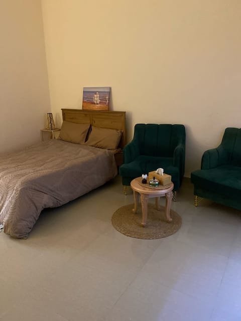 Aljimi small studio