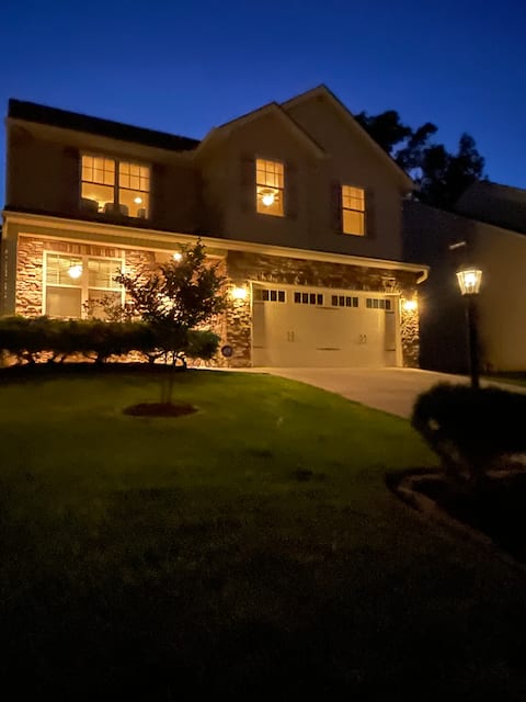 Cozy Home at-heart of West Knoxville 20 Min to UTK