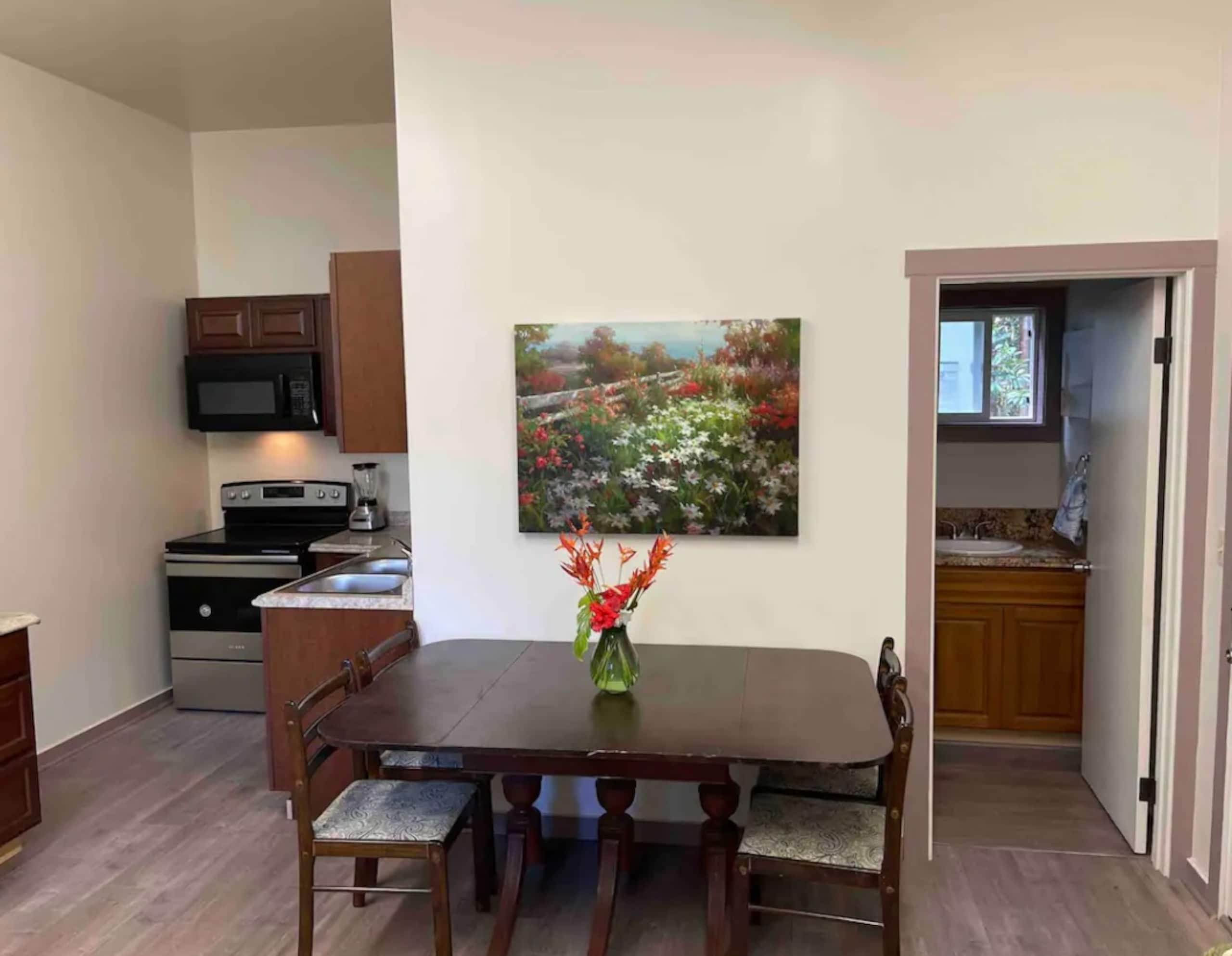Home in Hilo · ★5.0 · 2 bedrooms · 2 shared baths - Image 6