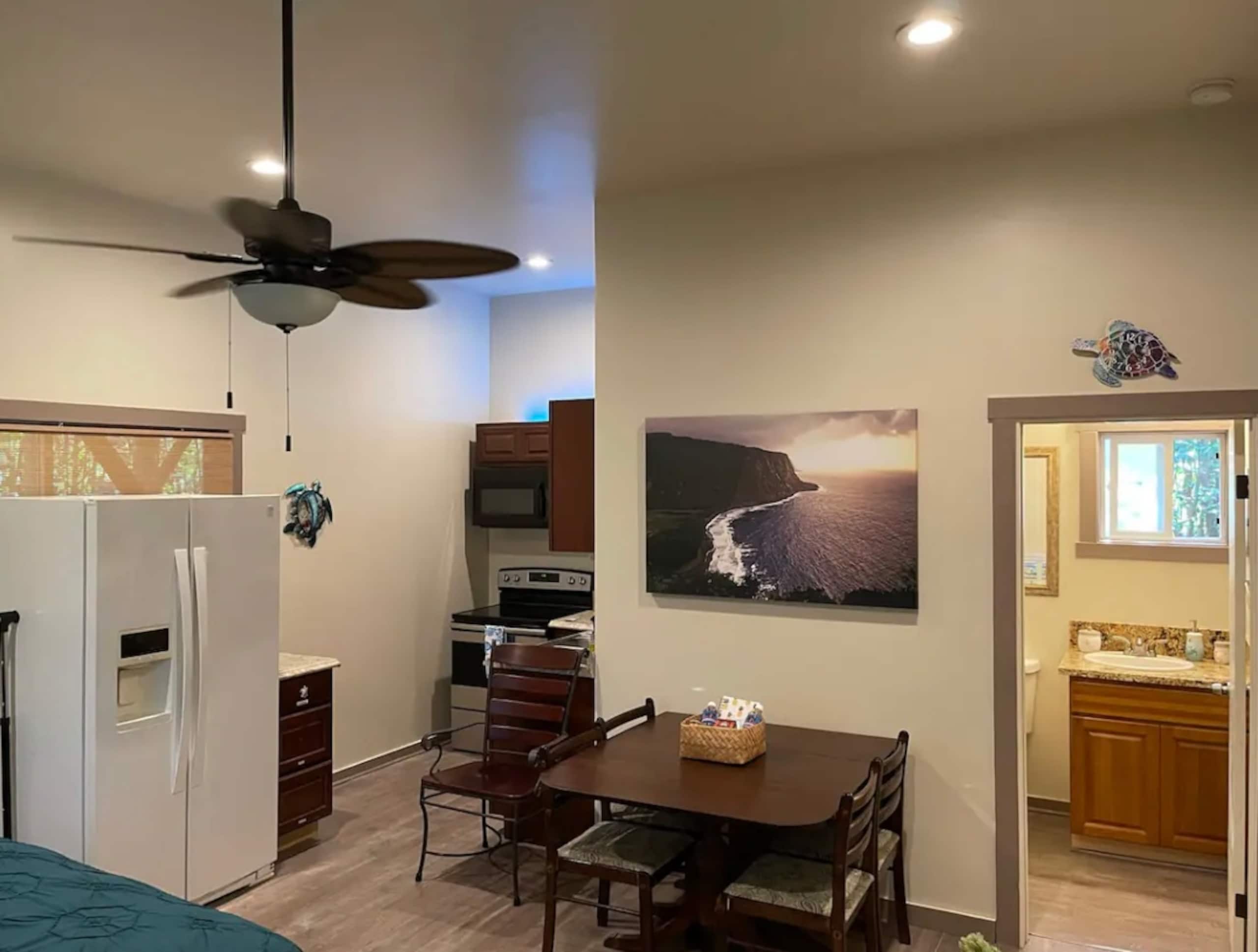 Home in Hilo · ★5.0 · 2 bedrooms · 2 shared baths - Image 11