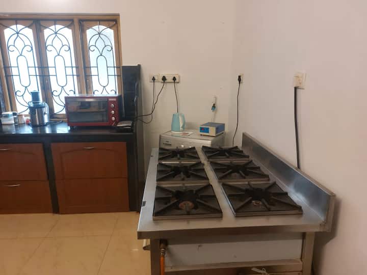 Full kitchen image 3
