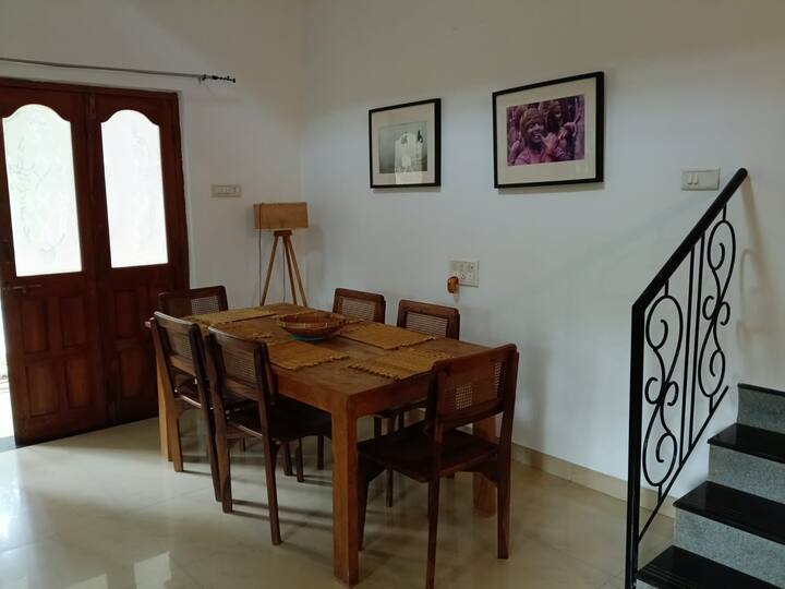Dining area image 1