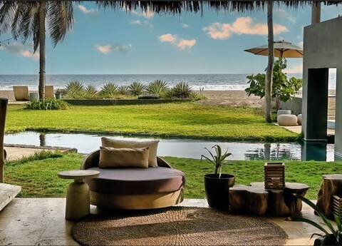 Azure Beach House - Costa Azul - Beachfront