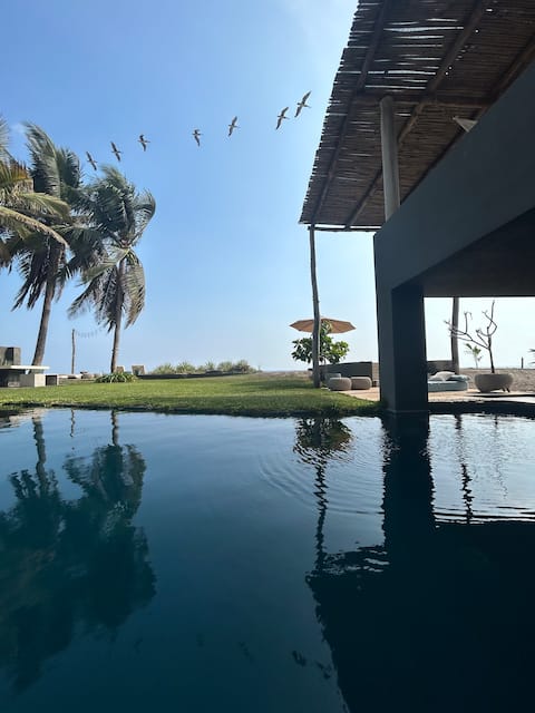 Azure Beach House -Costa Azul-Beachfront Sonsonate