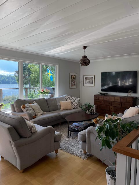 Top Airbnb: Villa by the lake, 15 minutes to the city and nature reserve in Huddinge