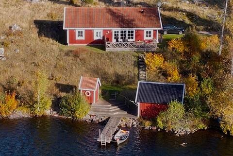 Secluded, private jetty, facing south, on the lake