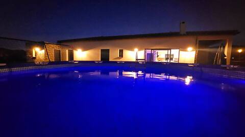 New fully-equipped villa, lake between sea and mountain