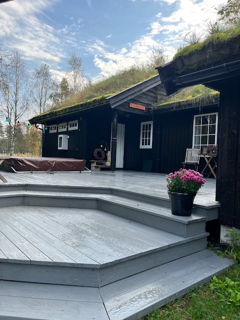 Cottage by Sorknes Golf Course – Skiing, fishing and culture!