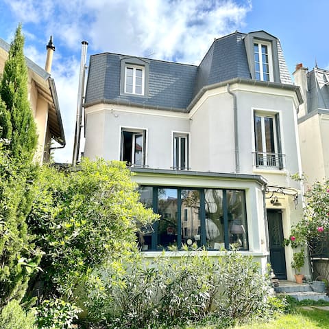 130 m² house 8 minutes from Paris