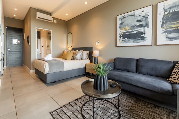 Modern Studio With Private Balcony In Zimbali - Dolphin Coast