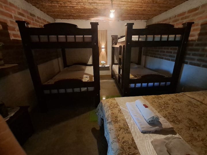 Schlafzimmer 7