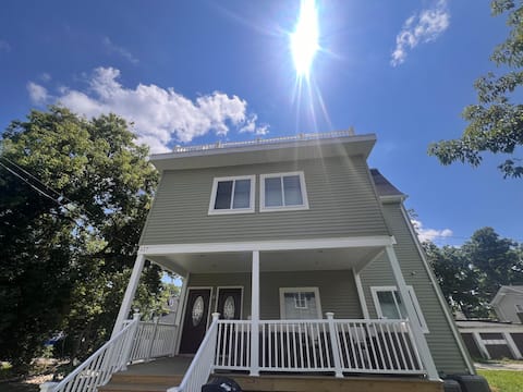 Perfect for Large Families & 5 Min Walk to Falls!