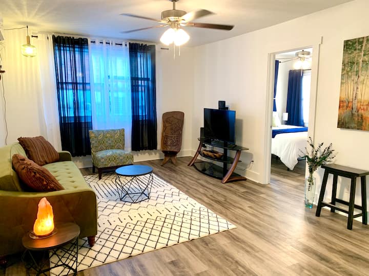 Brick Street Bungalow - Zionsville, IN